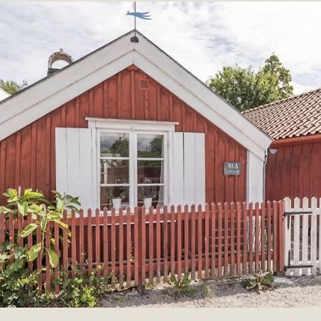 Historisk Charm I Hjaertat Av Gamla Stan Kalmar Villa Exterior foto
