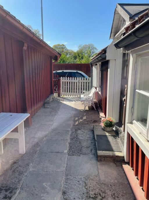 Historisk Charm I Hjaertat Av Gamla Stan Kalmar Villa Exterior foto